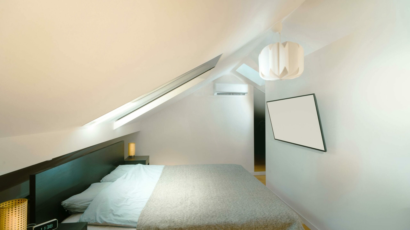 pexels-jakubzerdzicki-27083031